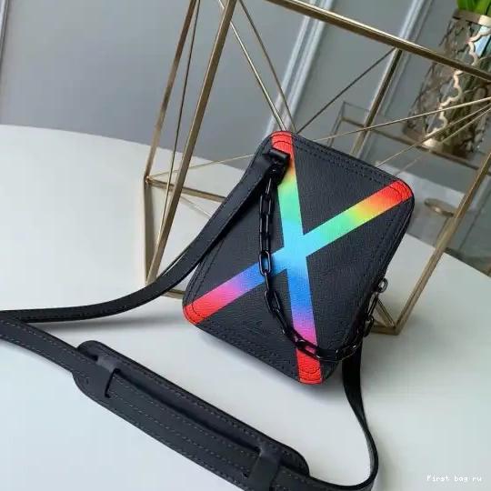 Vuitton DANUBE MESSENGER Louis 0611